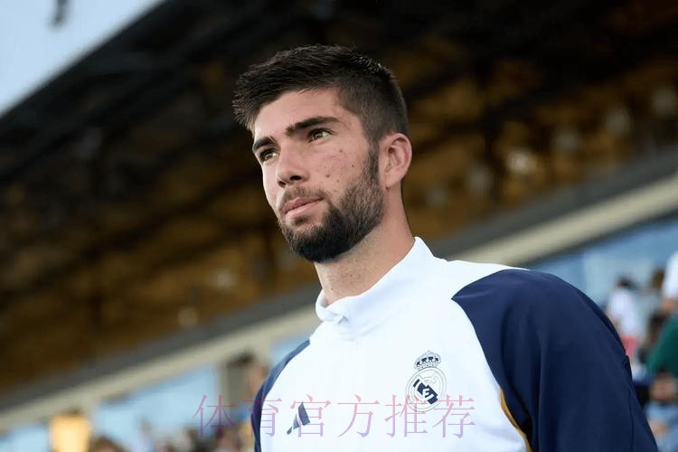 官方:齐达内三儿子加盟西乙球队科尔多瓦 签约2年 官方:齐达内三儿子加盟西乙球队科尔多瓦 签约2年